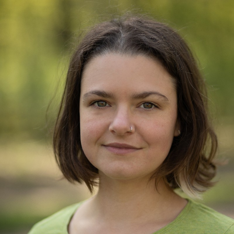 Profile picture for Lucy J. Parry